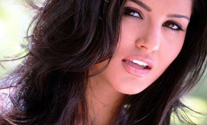 sunny leone to speak in hindi pathshala in progress