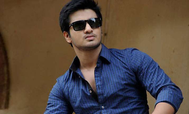 tamil actor nikhil siddhartha paired up with swathi reddy