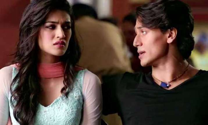 tiger shroff s heropanti passes monday test collects rs