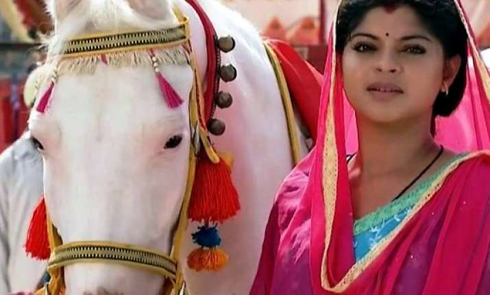veera completes 200 episodes sneha hopes for 2 000