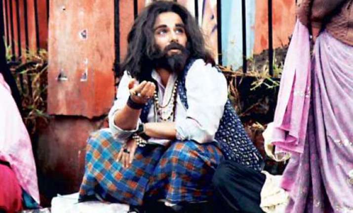 vidya balan to launch bobby jasoos trailer with real