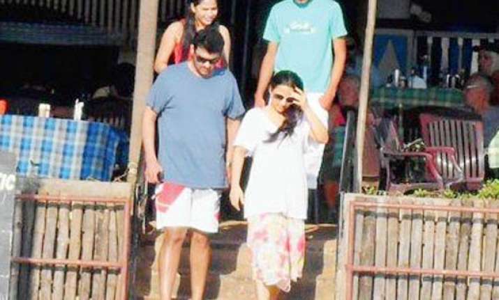 vidya beau siddharth spend time in khandala