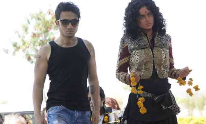 vir das goes dark in revolver rani