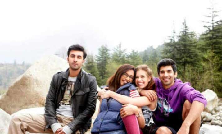 yeh jawaani... crosses rs.60 crore in opening weekend