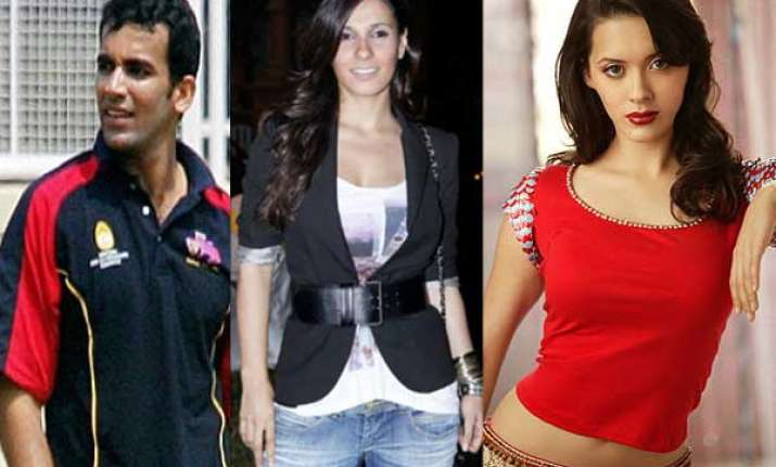 zaheer khan splits with isha spotted with vj ramona