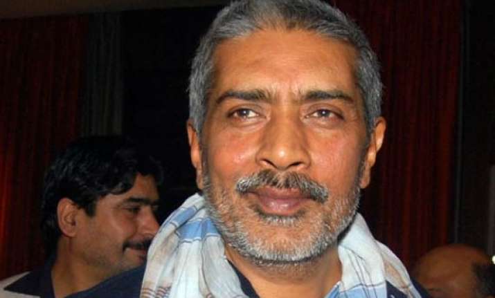 aarkshan tries to tell a therapeutic story prakash jha