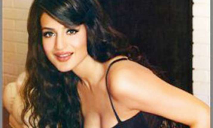 no need to be size zero to woo audience says huma