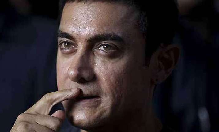 aamir khan dismisses reports of supporting political parties