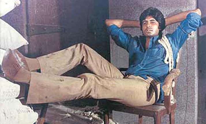 amitabh bachchan s iconic look in deewar resulted from