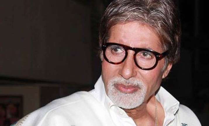 amitabh bachchan begins shooting for r balki s film