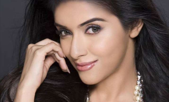 i don t only work with superstars asin see pics