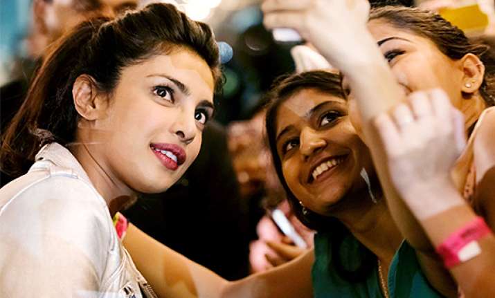 iifa 2014 bollywood stars click selfies with fans see pics