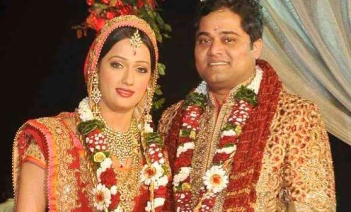 hot item girl brinda parekh ties the knot see pics