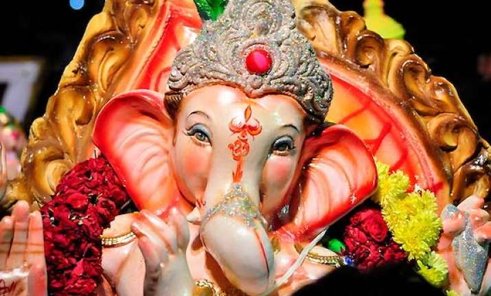 ganpati bappa morya bollywood celebs drenched in festivity