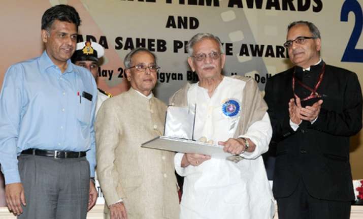 president pranab mukherjee honours legendary lyricist