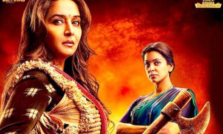 madhuri dixit juhi chawla s raging avatar in gulaab gang s