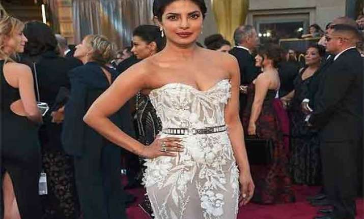 priyanka chopra stuns in zuhair murad at oscars