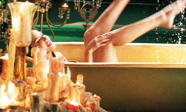 more sex more scare in ragini mms 2 see pics
