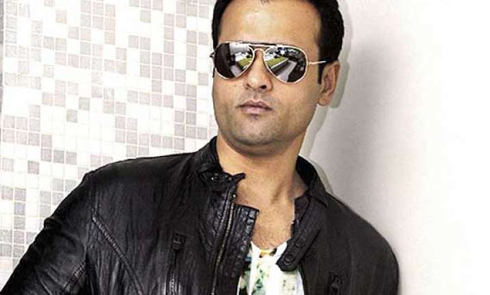 rohit roy to bring manhattan mango to big screen
