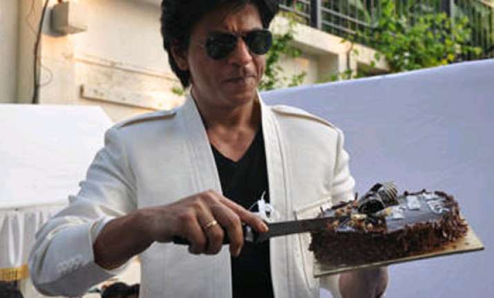 shah rukh invites media for his birthday celebrations