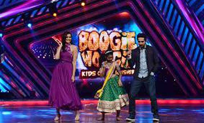 sonam ayushmann moved by acts on boogie woogie