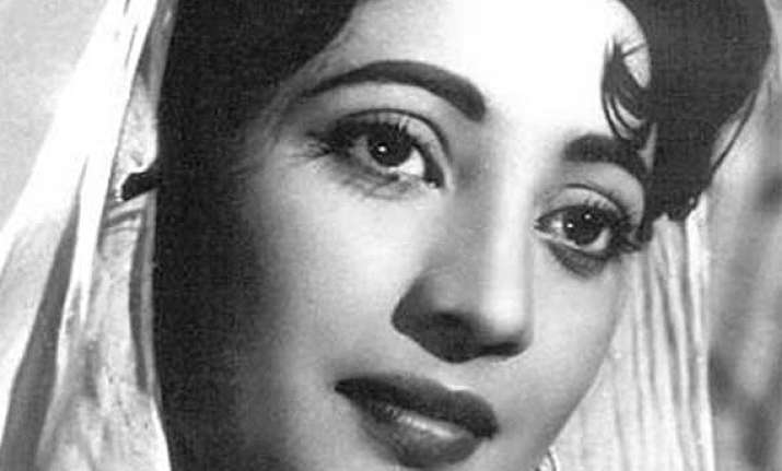 bangladesh court orders organisation to vacate suchitra sen