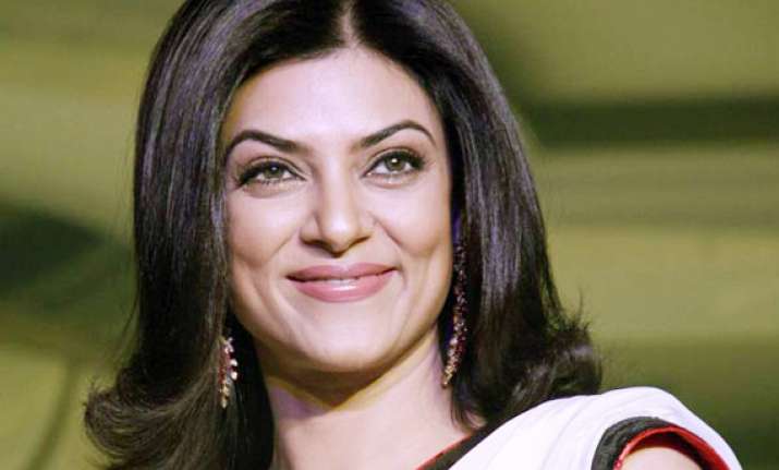 Sushmita Sen in trouble, ceiling of house collapses | Bollywood News