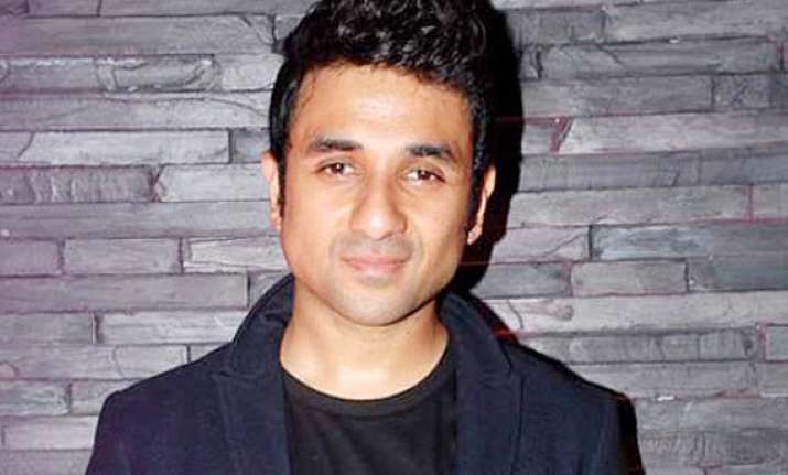 vir das gets emotional over playing rishi kapoor s son on
