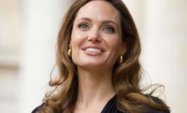 angelina jolie getting ready for hysterectomy now