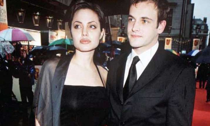 angelina jolie and her first husband jonny lee are good