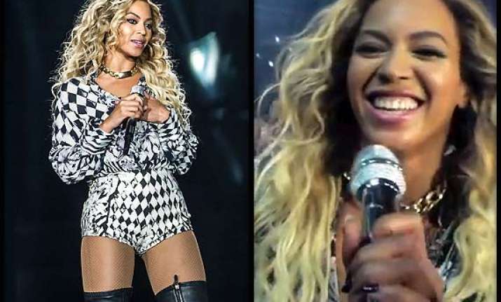 beyonce sings happy b day for fan during concert see pics