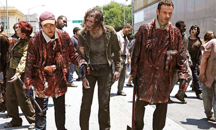 bleeding andrew lincoln make goriest scene of the walking