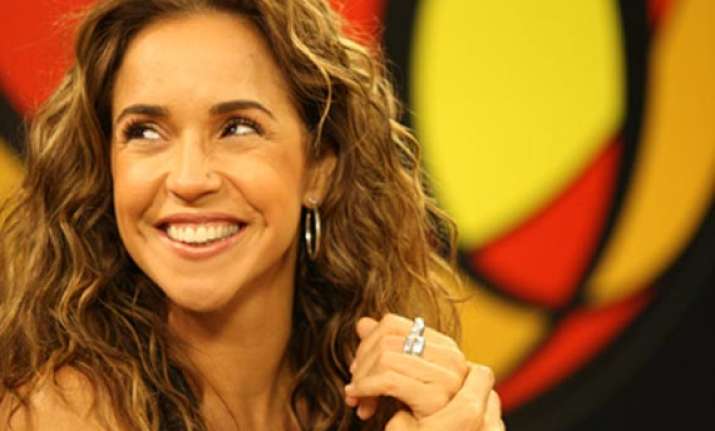 Brazilian Singer Goes Public With Lesbian Relationship Hollywood News