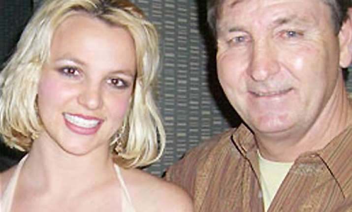britney spears dad wants her to stay single