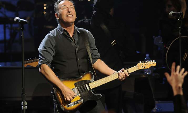 bruce springsteen rocks at apollo theater