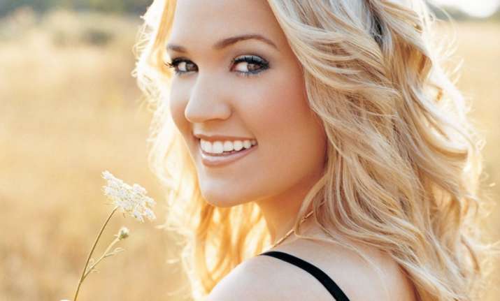 carrie underwood sees gay marriage backlash