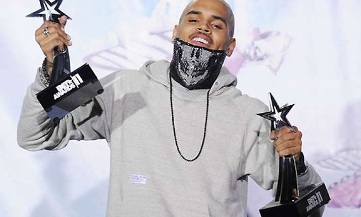 chris brown tops bet hip hop awards