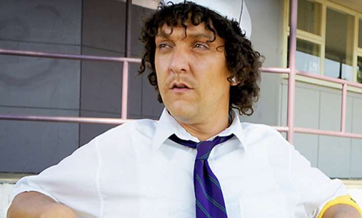 chris lilley plays 6 roles in hbo s angry boys