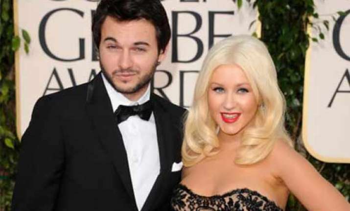 christina aguilera engaged to beau matt rutler