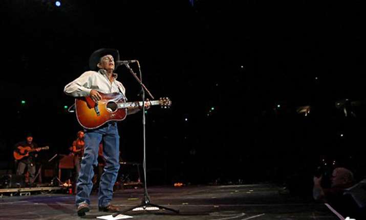 county stars raise 500 000 for texas fire victims