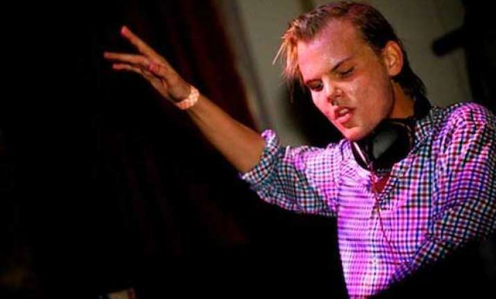 dj avicii won t work with rihanna chris brown