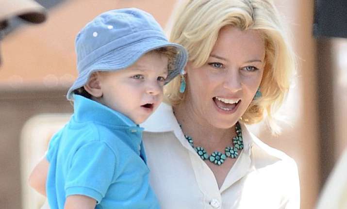 elizabeth banks dislikes being hungover around children
