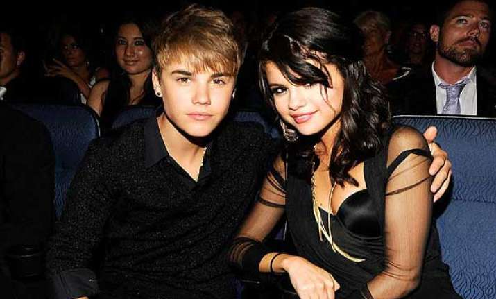 fans not happy with bieber gomez patch up