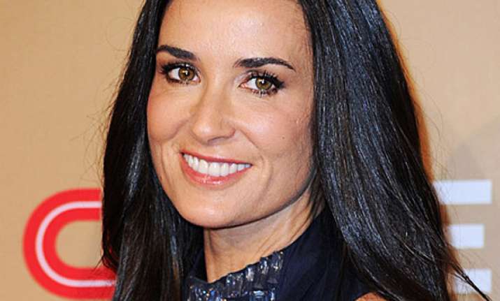 friend says on call demi moore was convulsing