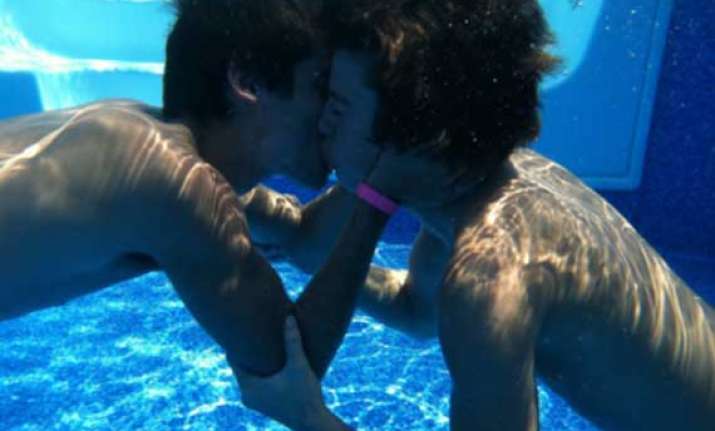gay jokes on harry styles louis tomlinson on the rise