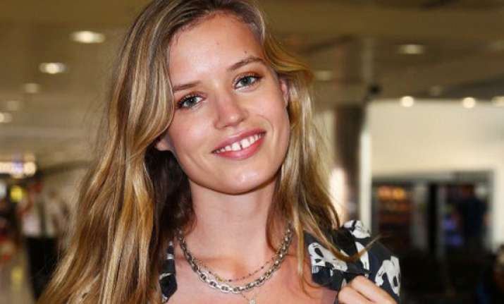 georgia may jagger worries about tooth gap