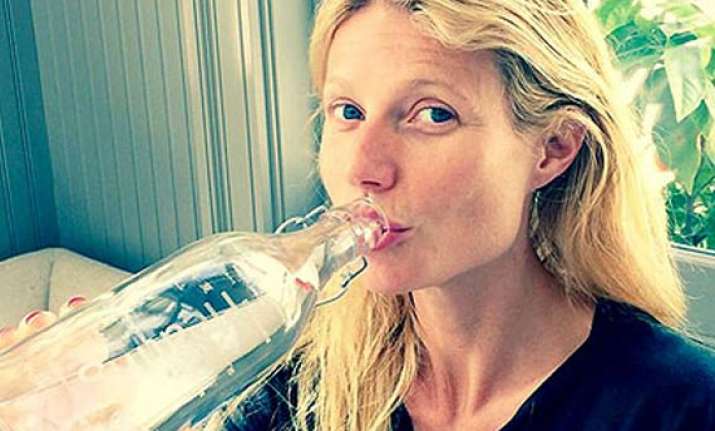 gwyneth paltrow posts no make up selfie on twitter