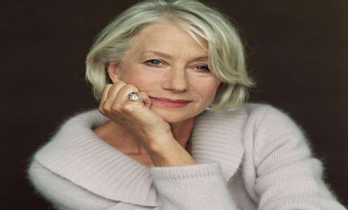 helen mirren stuns at red 2 premiere