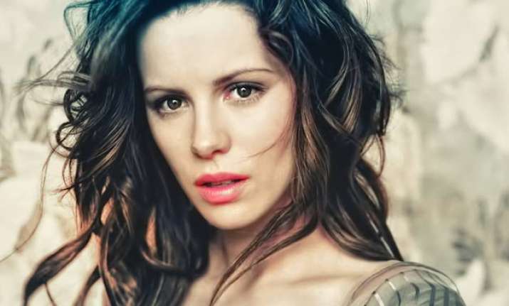society needs journalists says kate beckinsale