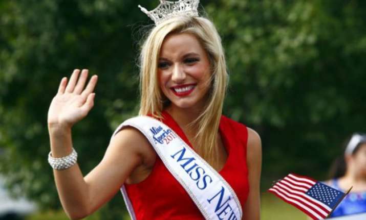 former miss new jersey cara mccollum dies in car crash at 24